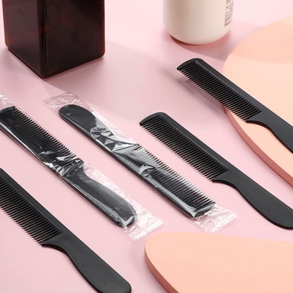 Pack of three individually wrapped black disposable hair combs - Picture 2 of 5